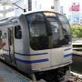 千葉から横浜まで横須賀線・総武線快速E217系電車で移動．