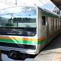 小田原から熱海行き普通列車（E231系）に乗車．