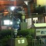 とっぷり日が暮れた磐田駅前ロータリー．ジュビロ君が歓迎してます．